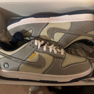 UN LA union dunks ..